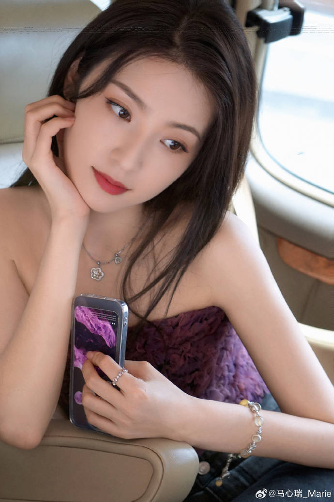 “紫霞仙子”马心瑞穿紫衣露白嫩美背!雪肤玉貌性感撩人-1 “紫霞仙子”马心瑞穿紫衣露白嫩美背!雪肤玉貌性感撩人