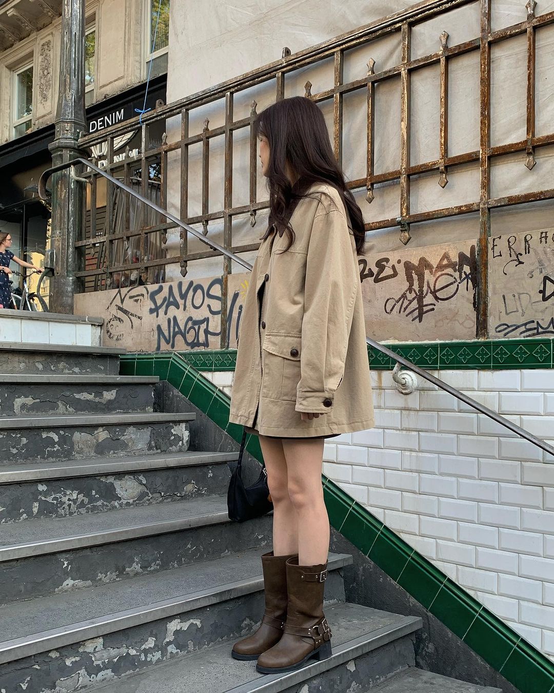 秋天露腿：将上厚下薄的穿衣方法学起来，保暖还显腿长