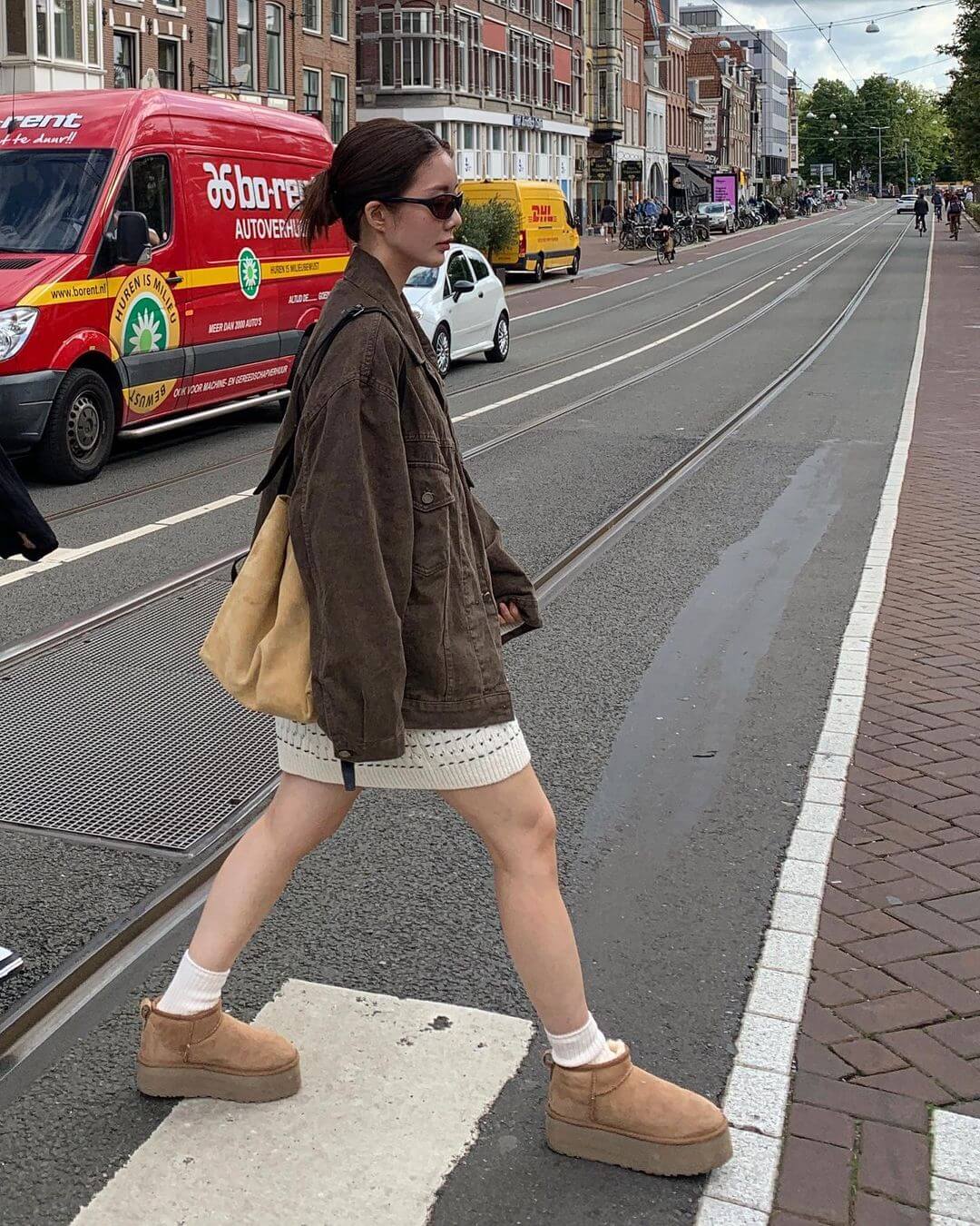 秋天露腿:将上厚下薄的穿衣方法学起来,保暖还显腿长