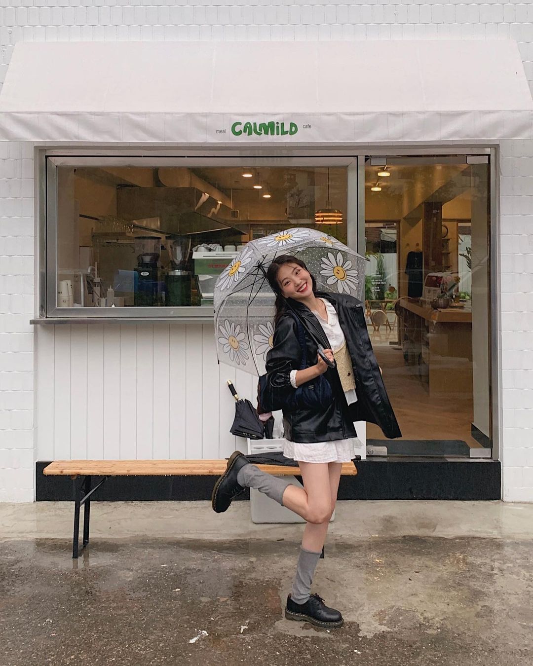 秋天露腿:将上厚下薄的穿衣方法学起来,保暖还显腿长