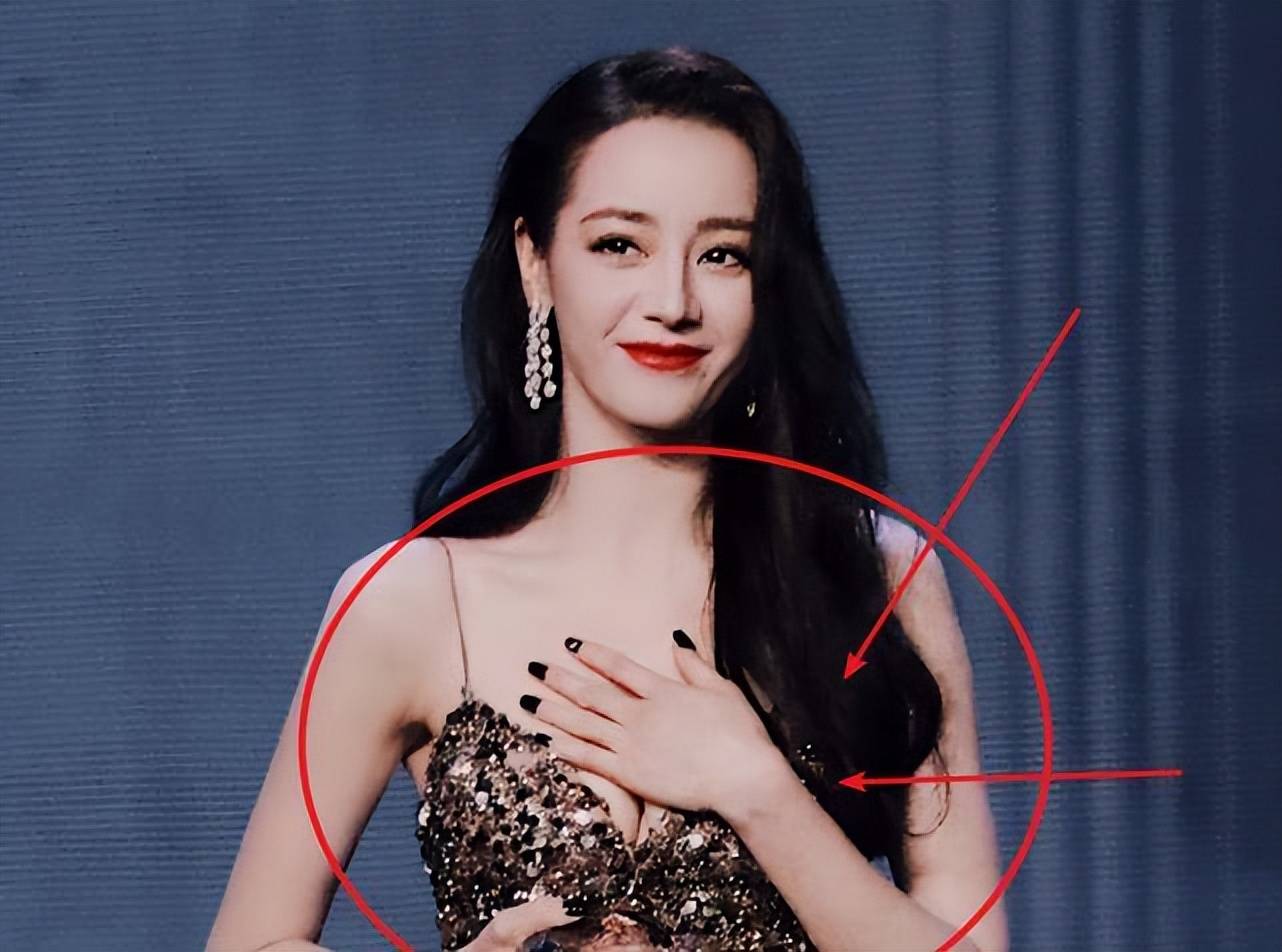 迪丽热巴如公主翩然起舞仙气飘逸！她肤白貌美大长腿性感撩人-4