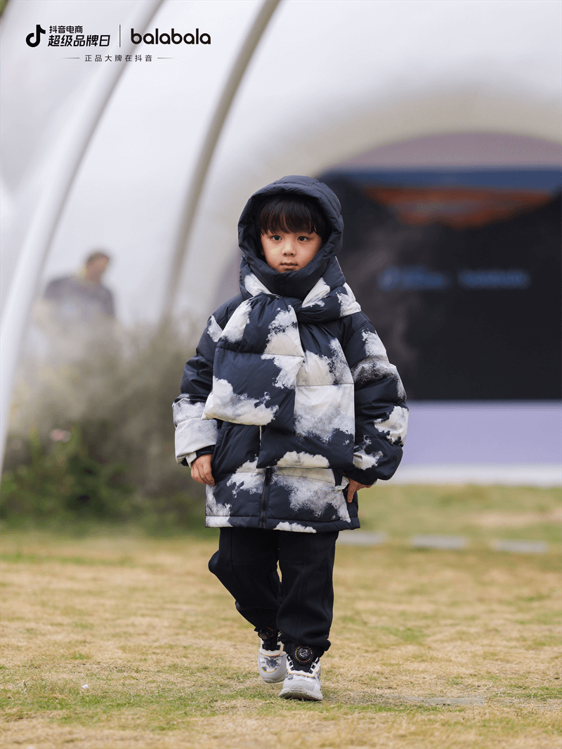 巴拉巴拉上演“给冬天松个绑”大秀,引领儿童冬日风尚-15 巴拉巴拉上演“给冬天松个绑”大秀,引领儿童冬日风尚