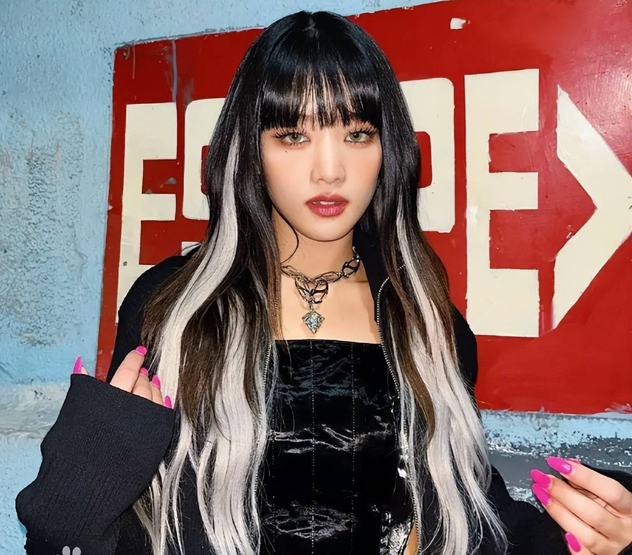 韩国女团Minnie性感御姐范!美貌身材都不输给LISA-1 韩国女团Minnie性感御姐范!美貌身材都不输给LISA