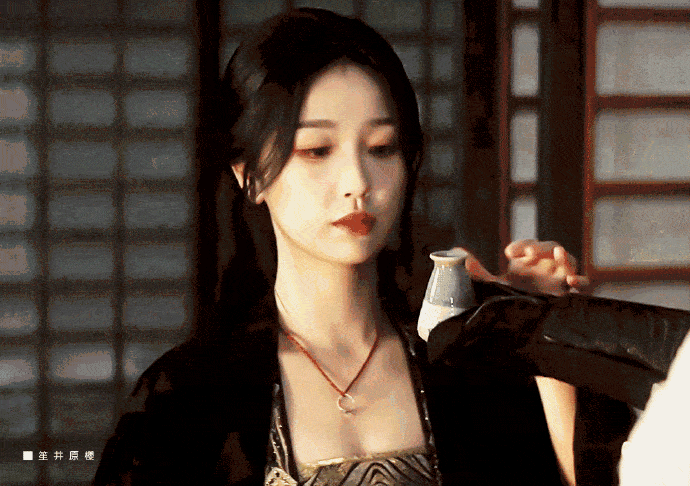 虞书欣粉色古装飘逸灵动！她是白富美魔鬼身材性感撩人-4
