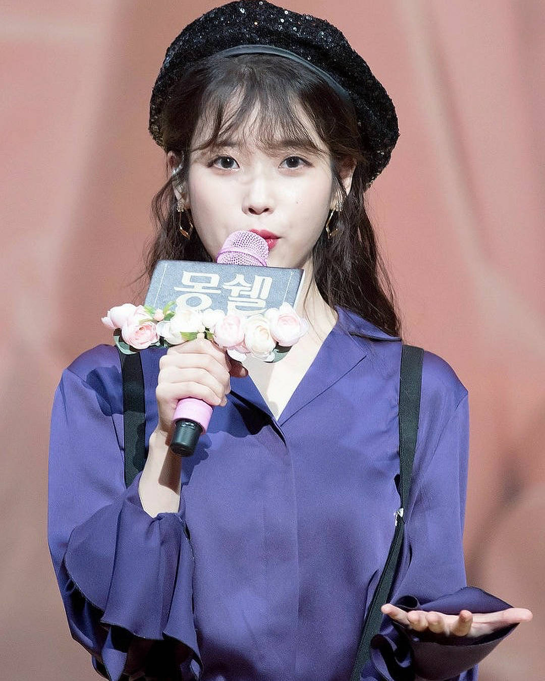 韩国女星李知恩能歌善舞很惊艳！肤白貌美大长腿国民妹妹-1