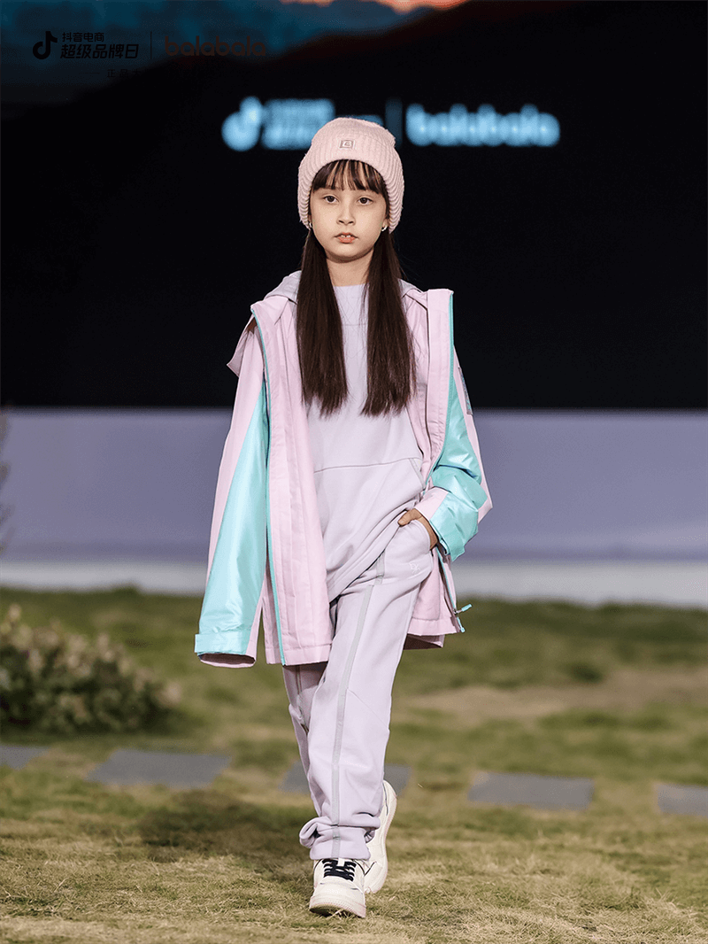 巴拉巴拉上演“给冬天松个绑”大秀,引领儿童冬日风尚-18 巴拉巴拉上演“给冬天松个绑”大秀,引领儿童冬日风尚