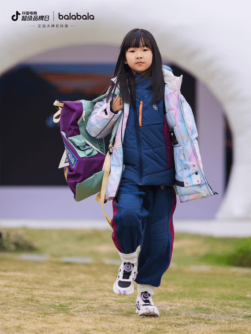 巴拉巴拉上演“给冬天松个绑”大秀,引领儿童冬日风尚-14 巴拉巴拉上演“给冬天松个绑”大秀,引领儿童冬日风尚