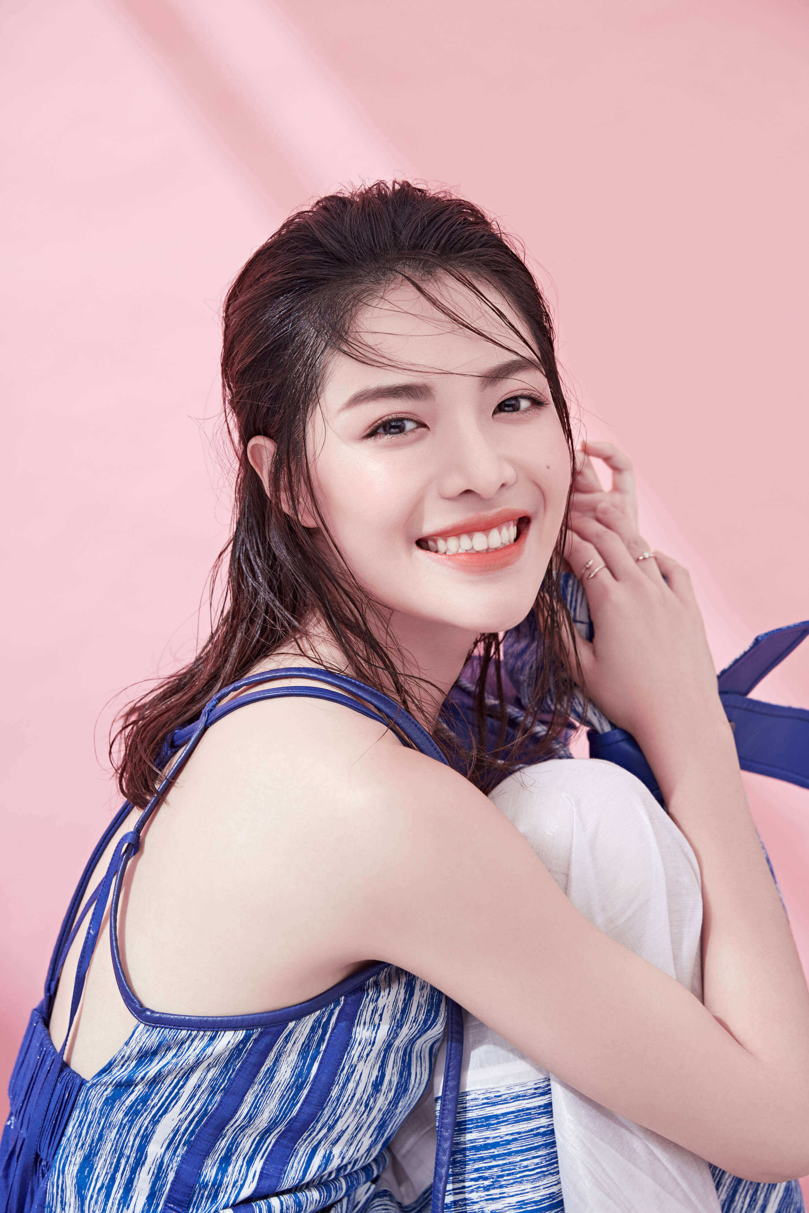 钟楚曦靓丽写真大秀事业线!肤白貌美大长腿太性感撩人-4 钟楚曦靓丽写真大秀事业线!肤白貌美大长腿太性感撩人