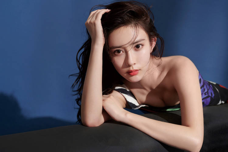 孟子义演古装腹黑女神有突破！肤白貌美大长腿更性感火辣-1