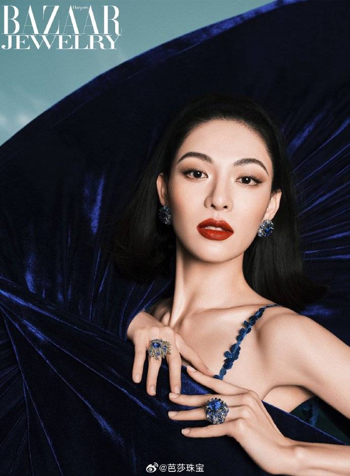 钟楚曦穿抹胸礼服大秀傲人曲线!肤白貌美性感撩人-10 钟楚曦穿抹胸礼服大秀傲人曲线!肤白貌美性感撩人