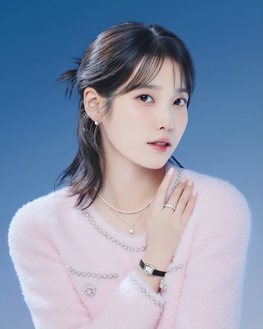 韩国女星李知恩能歌善舞很惊艳！肤白貌美大长腿国民妹妹-9