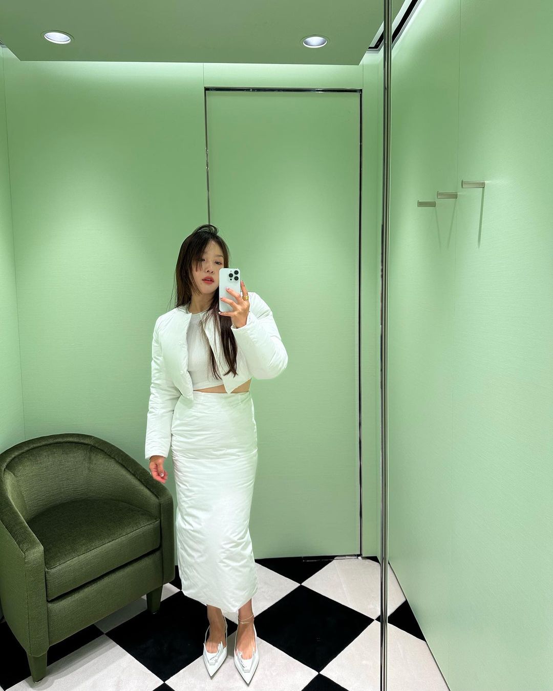 天冷离不开被窝?Prada让你把棉被穿出门
