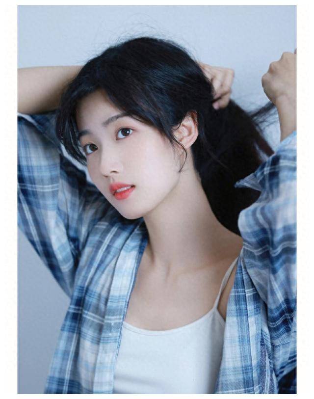 丞磊叫卢昱晓:晓晓!她雪肤玉貌靠“上官浅”走红-1 丞磊叫卢昱晓:晓晓!她雪肤玉貌靠“上官浅”走红