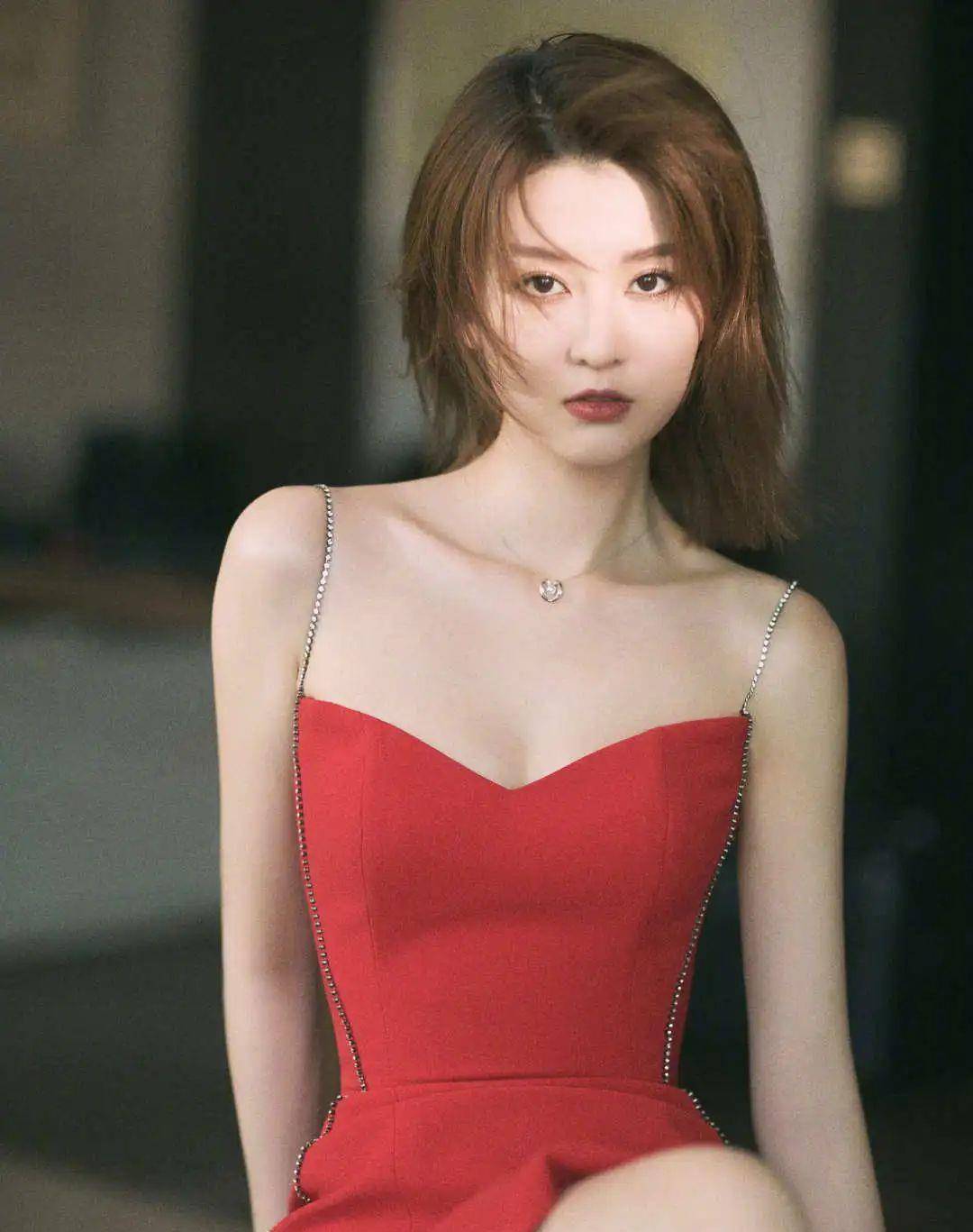 乔欣最大心愿竟然是想演性感尤物！修长身姿完美曲线太火辣-1