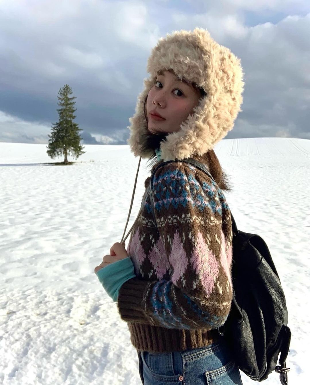 冬季适合来一件费尔岛毛衣，难怪韩国女生每个人都有一件