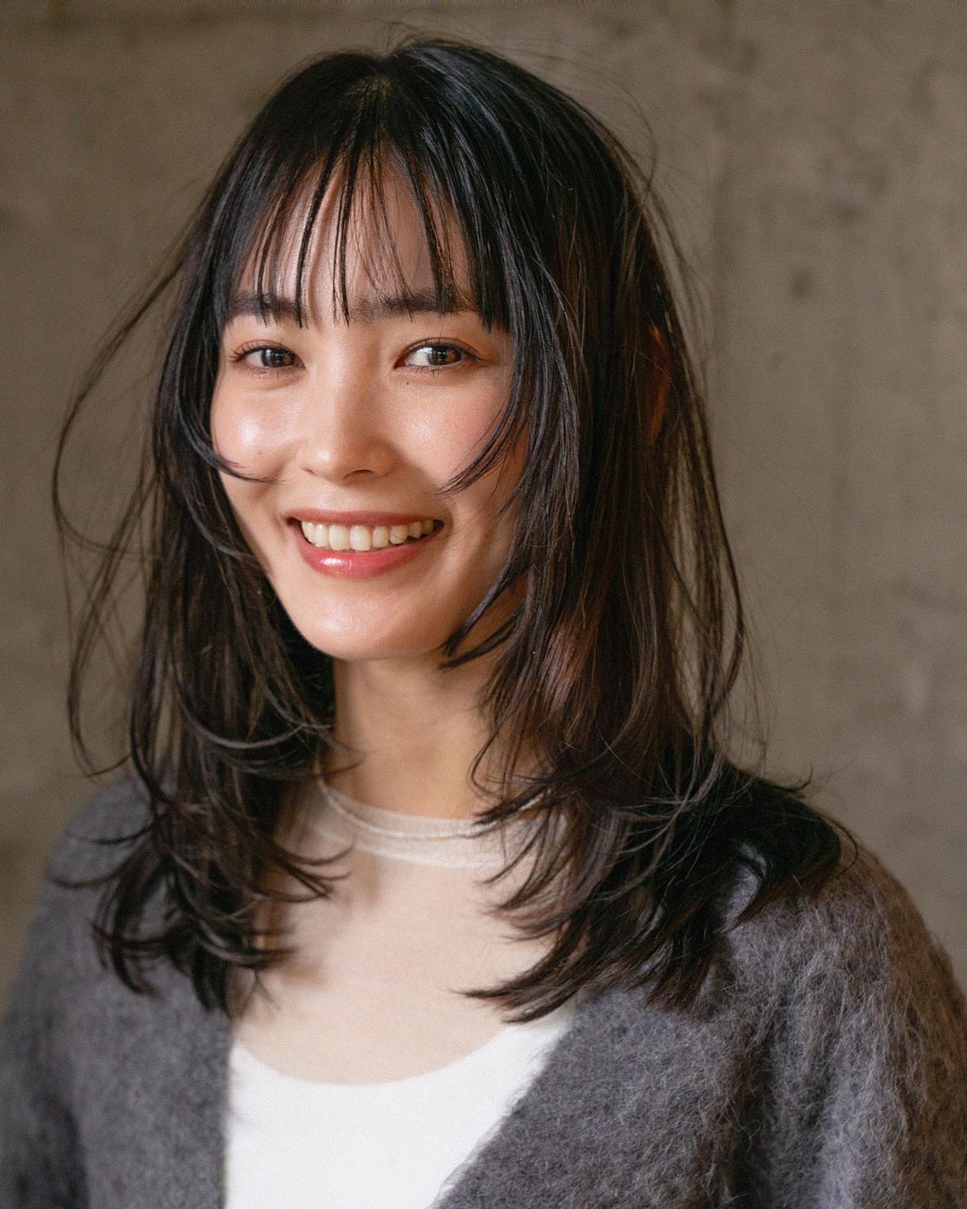 层次羽毛剪上卷后原来看起来这么美，很多日本女生都爱换这个发型