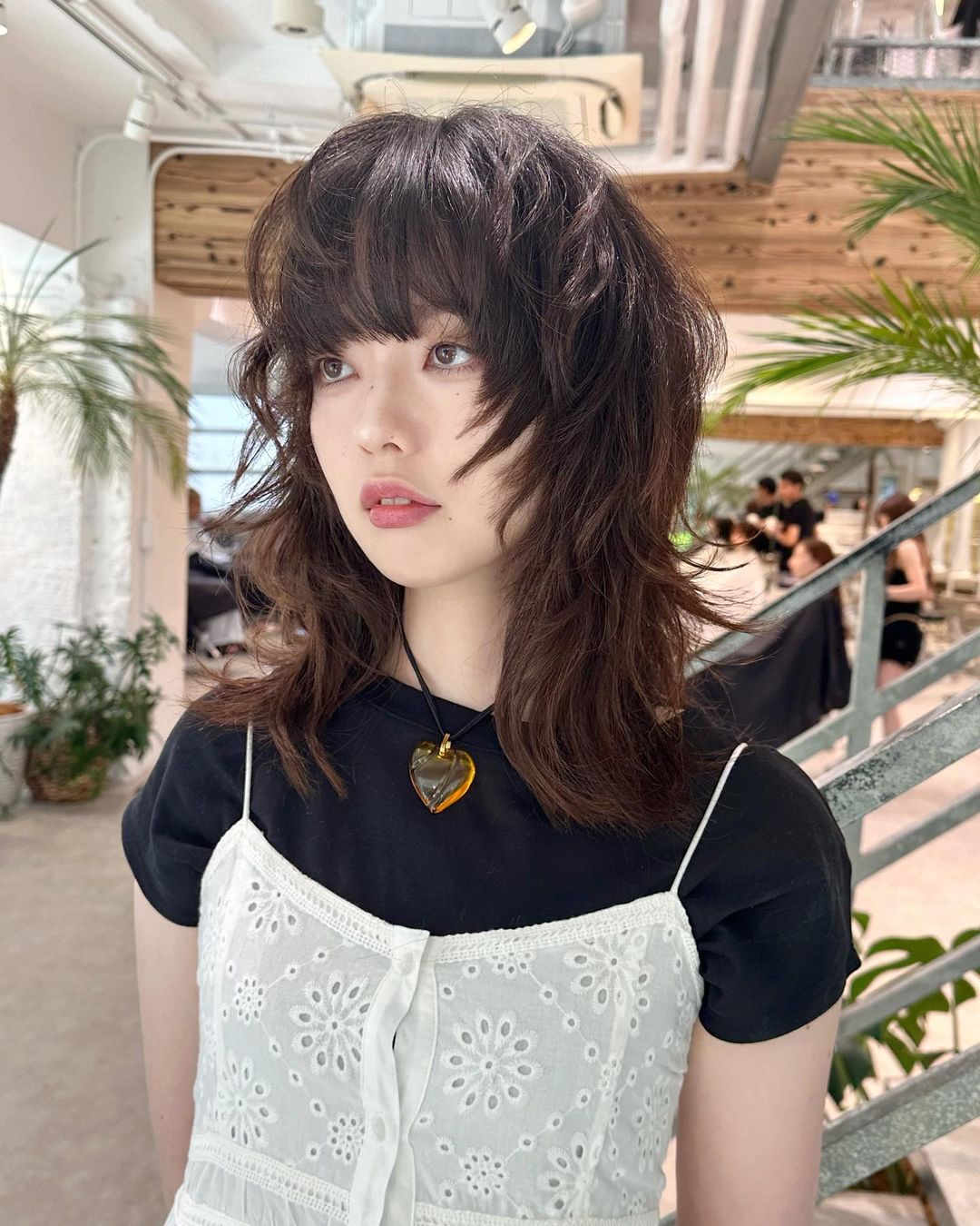 层次羽毛剪上卷后原来看起来这么美，很多日本女生都爱换这个发型