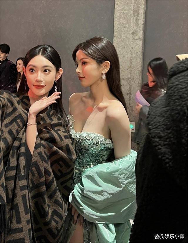 杨超越抹胸装惊艳全网，25岁丰满身材引发热议-2