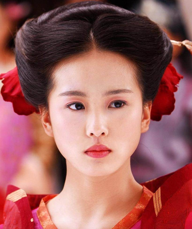 刘诗诗一袭红衣国色天姿好妩媚！她历年古装造型更美爆了-8