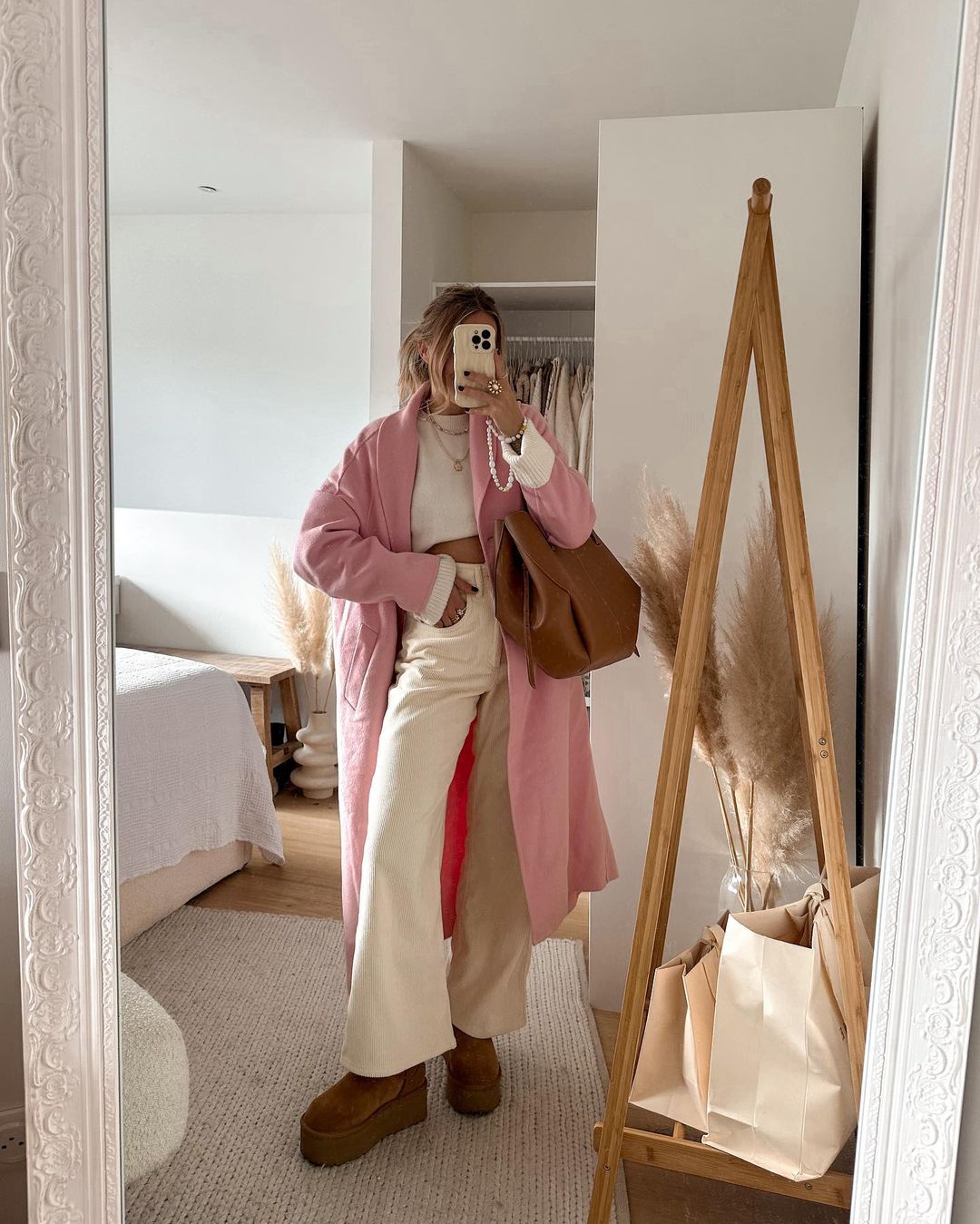 心也跟着变柔软起来了,今年春天樱花般的粉色单品必须要有