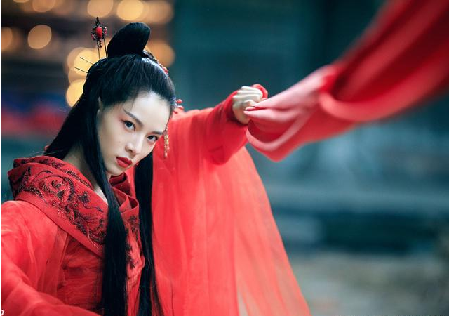 从芳华到热剧中武媚娘！美女钟楚曦不仅光靠性感火辣-7