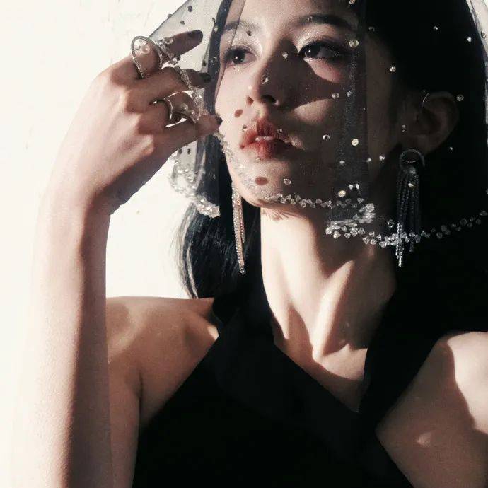 李冰冰娜扎周也徐若晗惊艳合影！和颂四美谁最性感火辣？-5