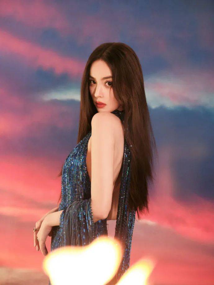 李冰冰娜扎周也徐若晗惊艳合影！和颂四美谁最性感火辣？-8