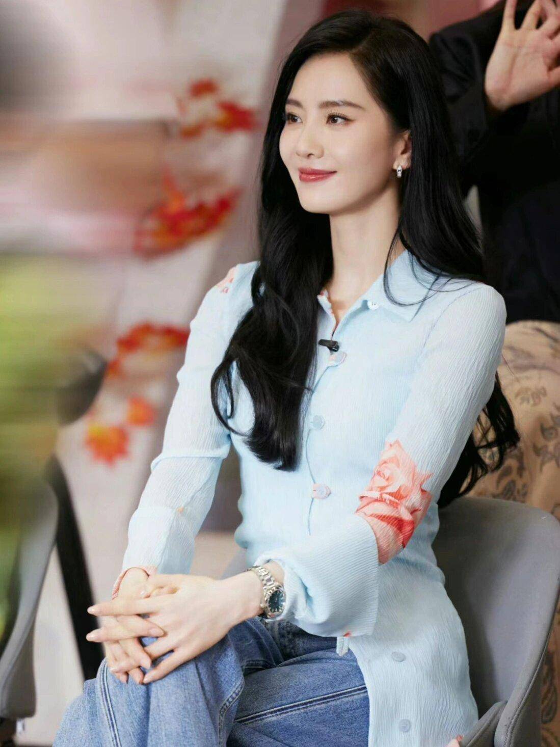 刘诗诗的穿搭品味大升级，这气质一如既往的好-5