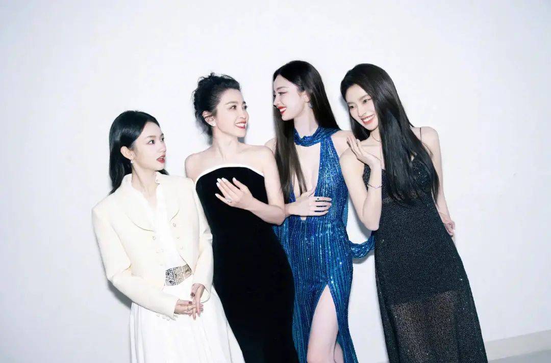 李冰冰娜扎周也徐若晗惊艳合影！和颂四美谁最性感火辣？-2