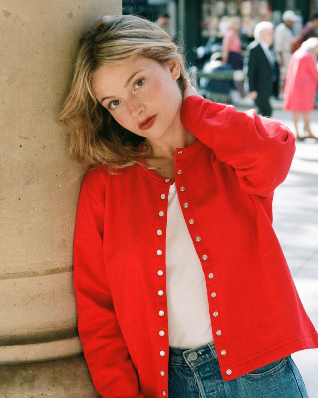 开春就这样穿！在法国女生Camille Yolaine的穿搭页面中找到造型灵感