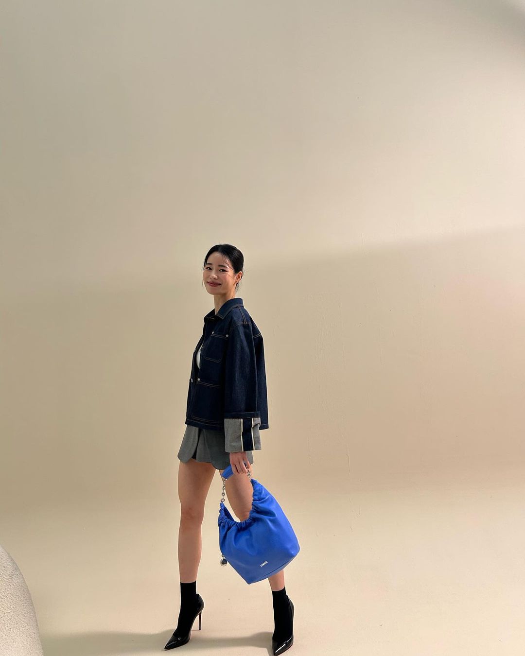 看秀、私服造型都有LOEWE,林智妍正式成为品牌大使!