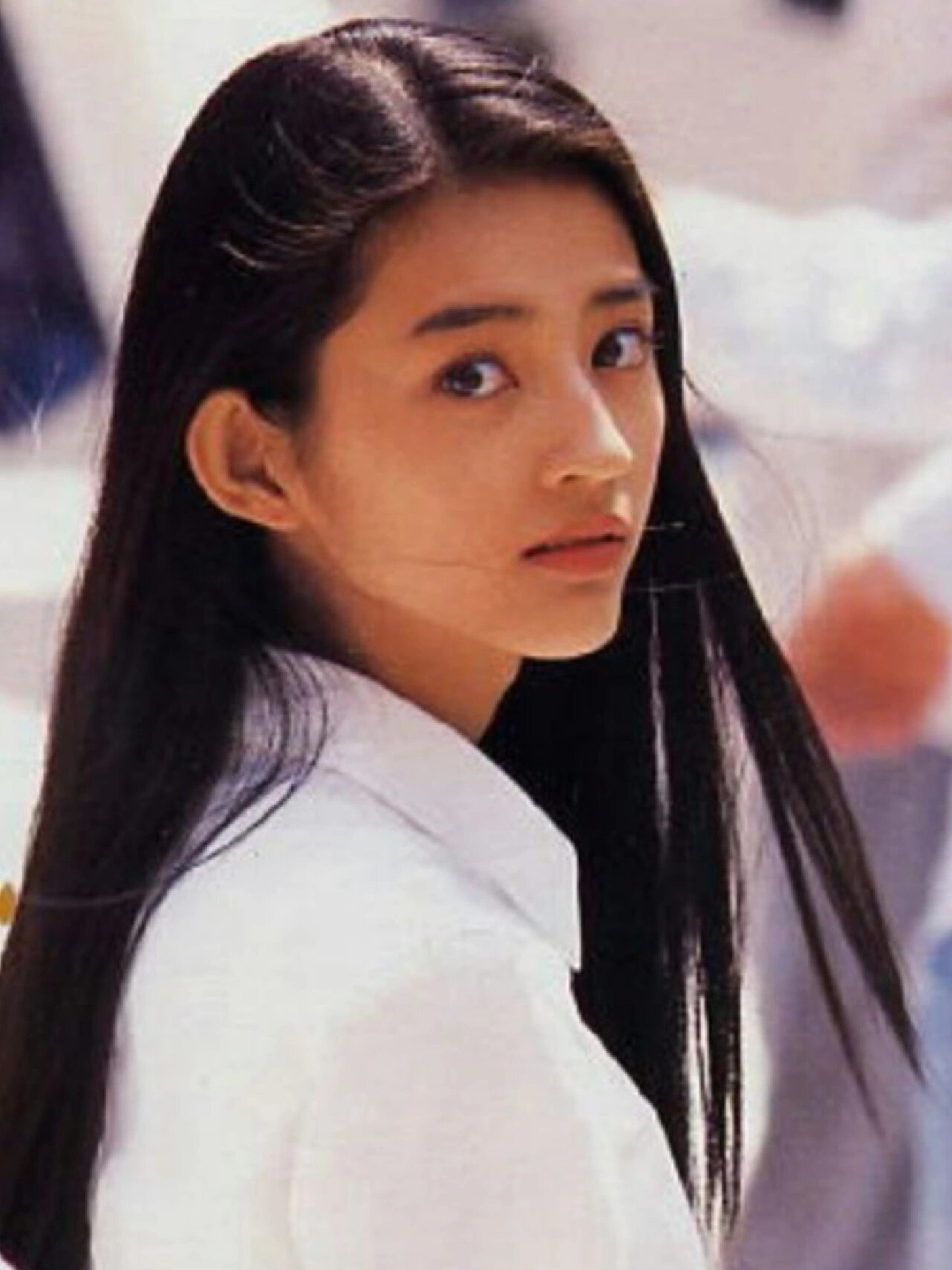 日版《恶作剧之吻》最美女二,被称为“初代玉女掌门人”的小泽真珠为什么在美貌巅峰时被大众遗忘?