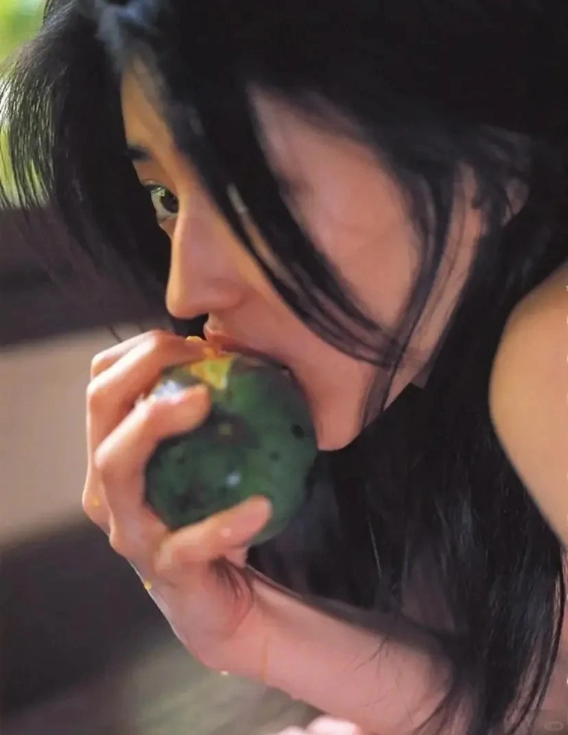 日版《恶作剧之吻》最美女二，被称为“初代玉女掌门人”的小泽真珠为什么在美貌巅峰时被大众遗忘？