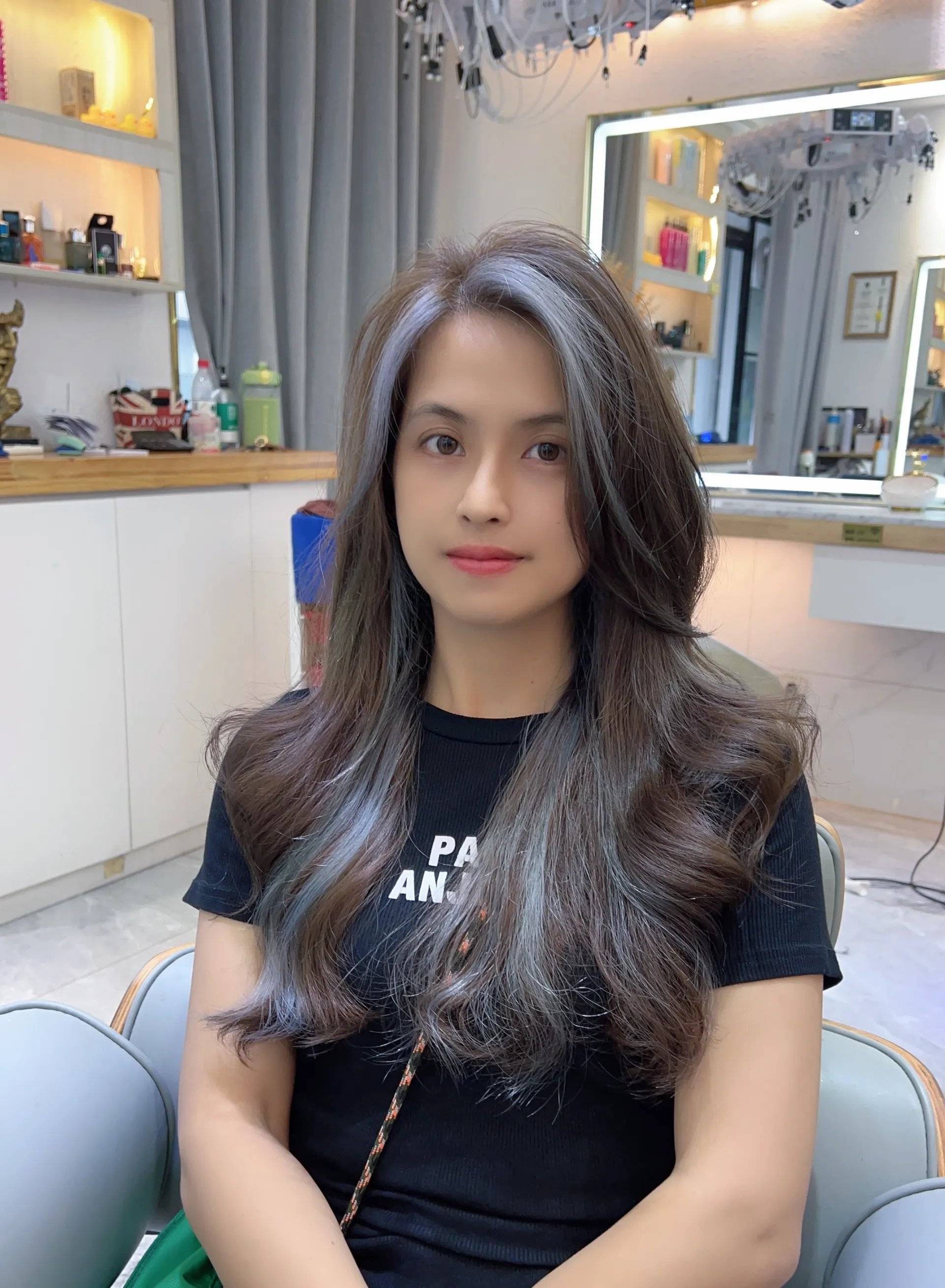 2024选择这4款最新爆款发型推荐,教你展现时尚与气质-12 2024选择这4款最新爆款发型推荐,教你展现时尚与气质