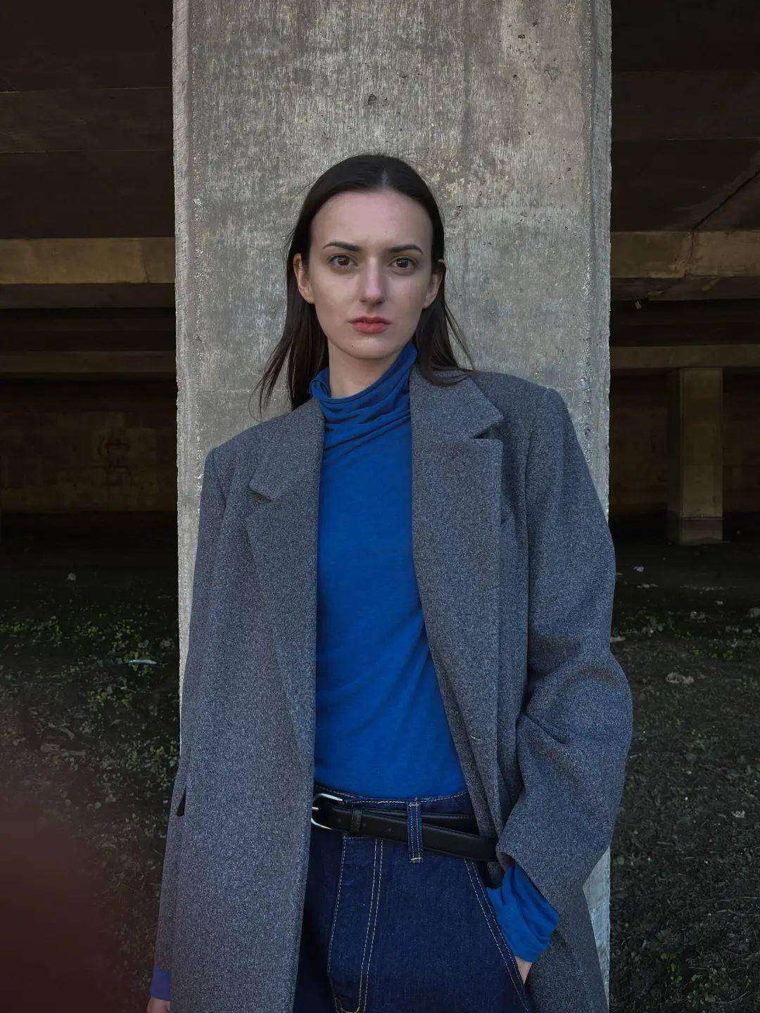 大衣穿得“高级”靠什么?这3个打扮方法一直被热捧,时髦百搭-8 大衣穿得“高级”靠什么?这3个打扮方法一直被热捧,时髦百搭