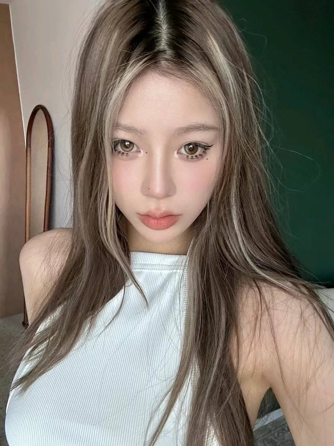 2024选择这4款最新爆款发型推荐,教你展现时尚与气质-13 2024选择这4款最新爆款发型推荐,教你展现时尚与气质