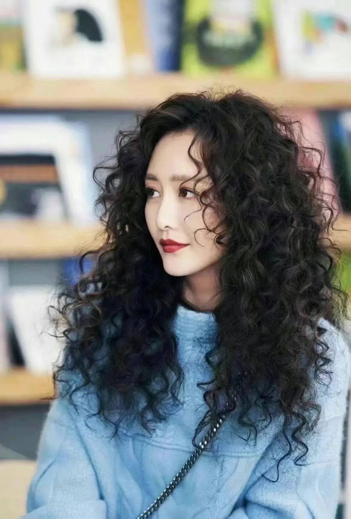 2024选择这4款最新爆款发型推荐,教你展现时尚与气质-1 2024选择这4款最新爆款发型推荐,教你展现时尚与气质