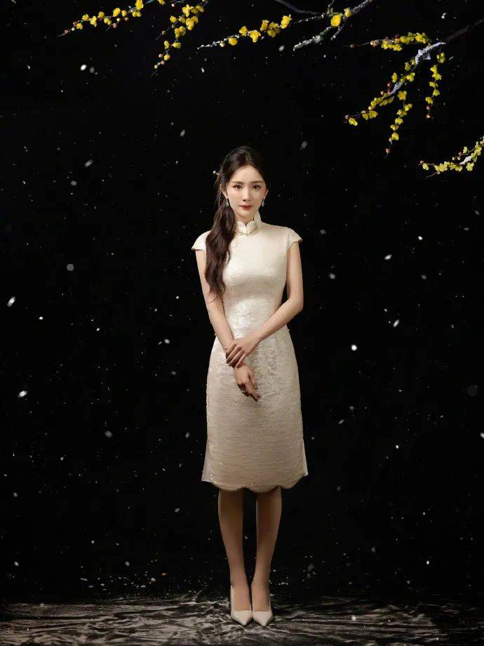 杨幂河南春晚唐装超美！妩媚妖娆美得令人窒息