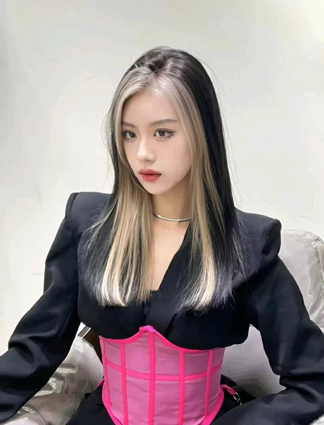 2024选择这4款最新爆款发型推荐,教你展现时尚与气质-10 2024选择这4款最新爆款发型推荐,教你展现时尚与气质