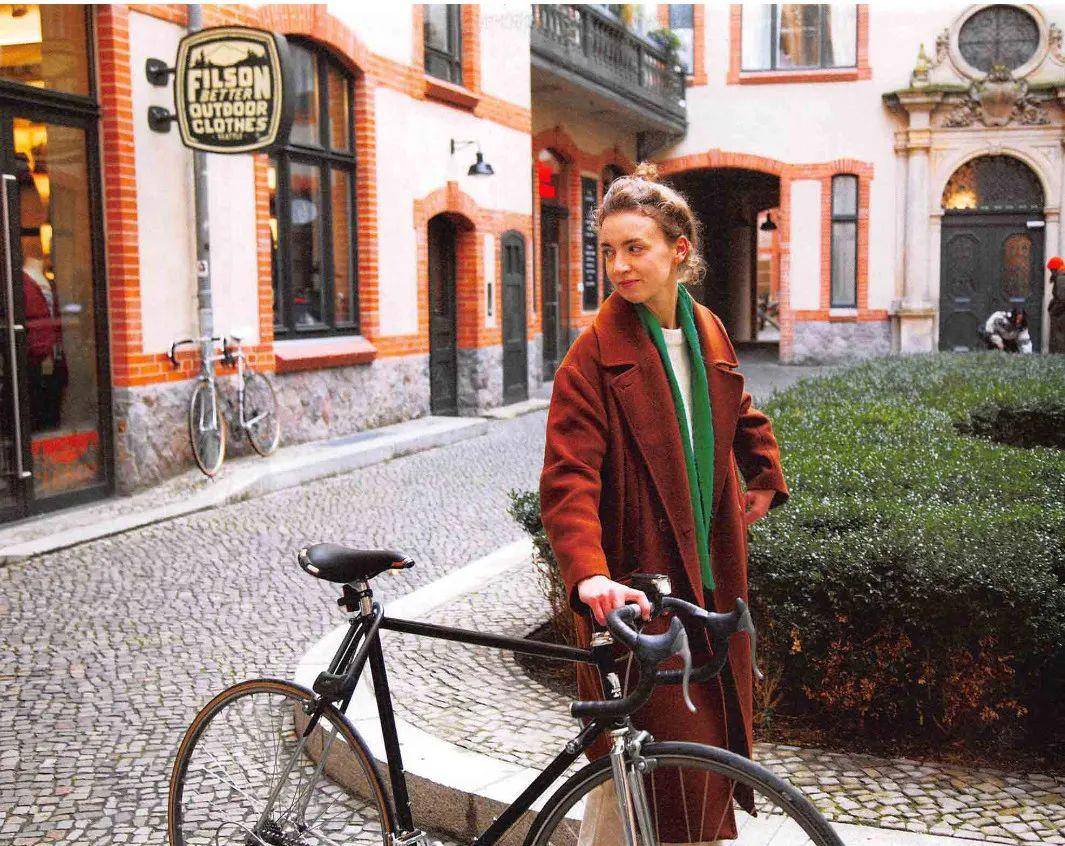 大衣穿得“高级”靠什么?这3个打扮方法一直被热捧,时髦百搭-18 大衣穿得“高级”靠什么?这3个打扮方法一直被热捧,时髦百搭