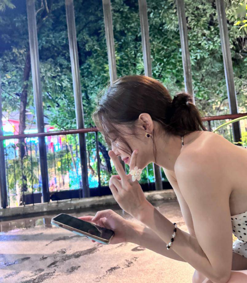 钟楚曦晒泰国私会密照!身材妖娆气质超好-9 钟楚曦晒泰国私会密照!身材妖娆气质超好