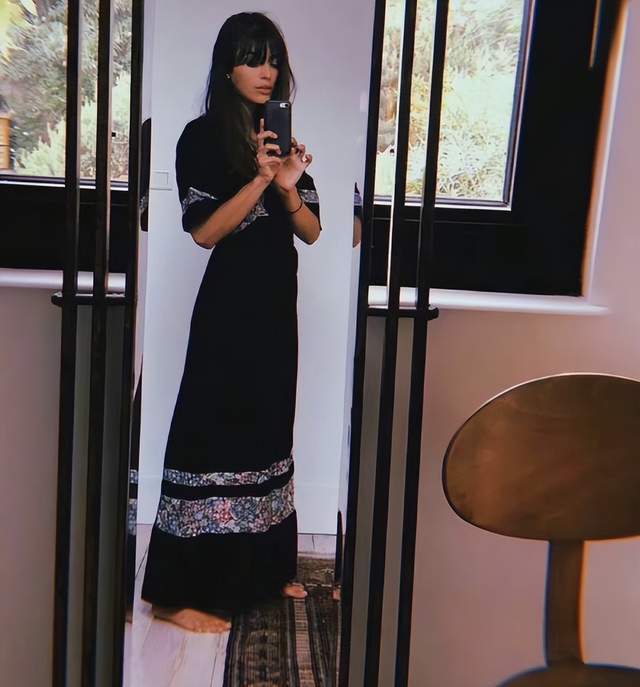 法国新生代穿搭博主Louise Follain 穿衣风格带有浓厚复古元素