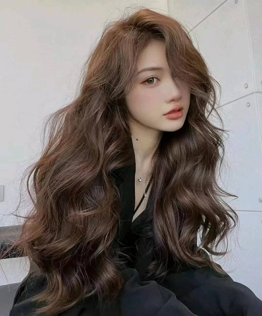 2024选择这4款最新爆款发型推荐,教你展现时尚与气质-6 2024选择这4款最新爆款发型推荐,教你展现时尚与气质