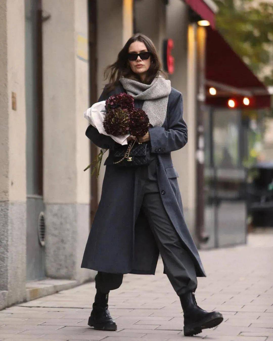 大衣穿得“高级”靠什么?这3个打扮方法一直被热捧,时髦百搭-3 大衣穿得“高级”靠什么?这3个打扮方法一直被热捧,时髦百搭