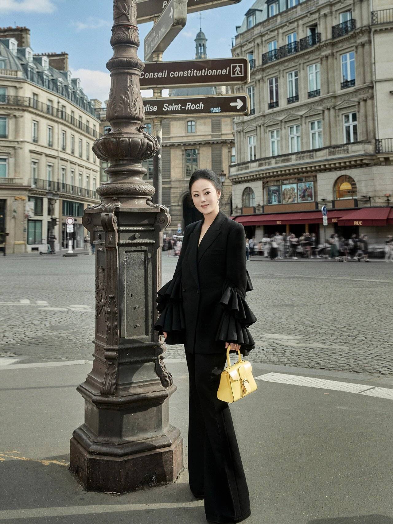 章小蕙带火了“上流贵妇”穿法:短外套+深V小黑裙高级还性感-8 章小蕙带火了“上流贵妇”穿法:短外套+深V小黑裙高级还性感