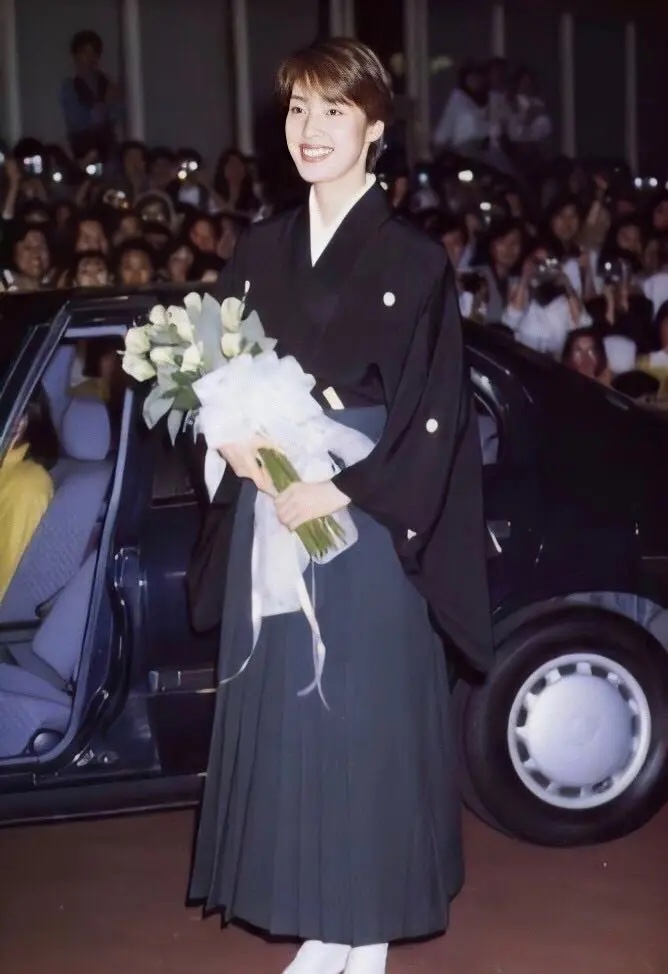 被传是“天王遥”原型,全日本女生都想嫁她,天海祐希拥有独特的中性气质