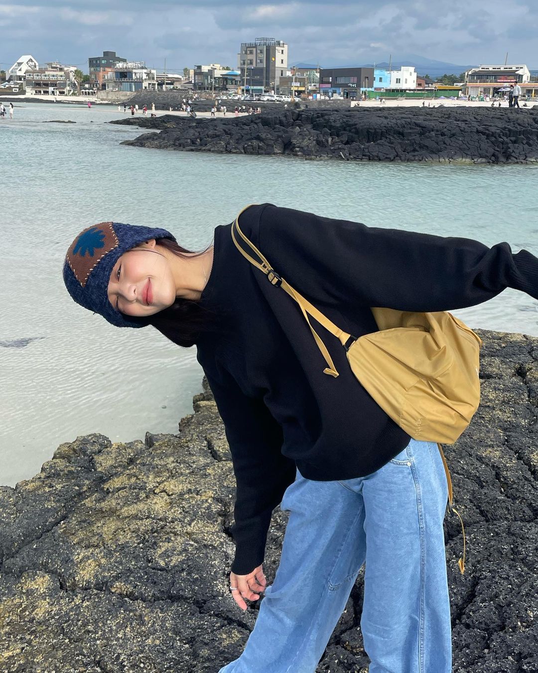 怎么拍都好看,韩国女生的5招拍照姿势,让你面对镜头不再闹Pose荒