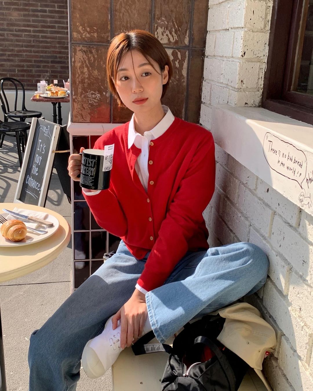 怎么拍都好看,韩国女生的5招拍照姿势,让你面对镜头不再闹Pose荒