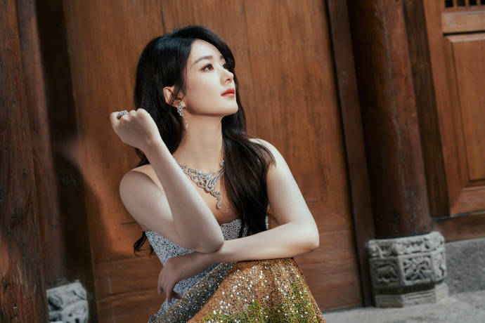 赵丽颖穿镂空长裙秀曼妙身姿,渐变礼服美如公主-9 赵丽颖穿镂空长裙秀曼妙身姿,渐变礼服美如公主