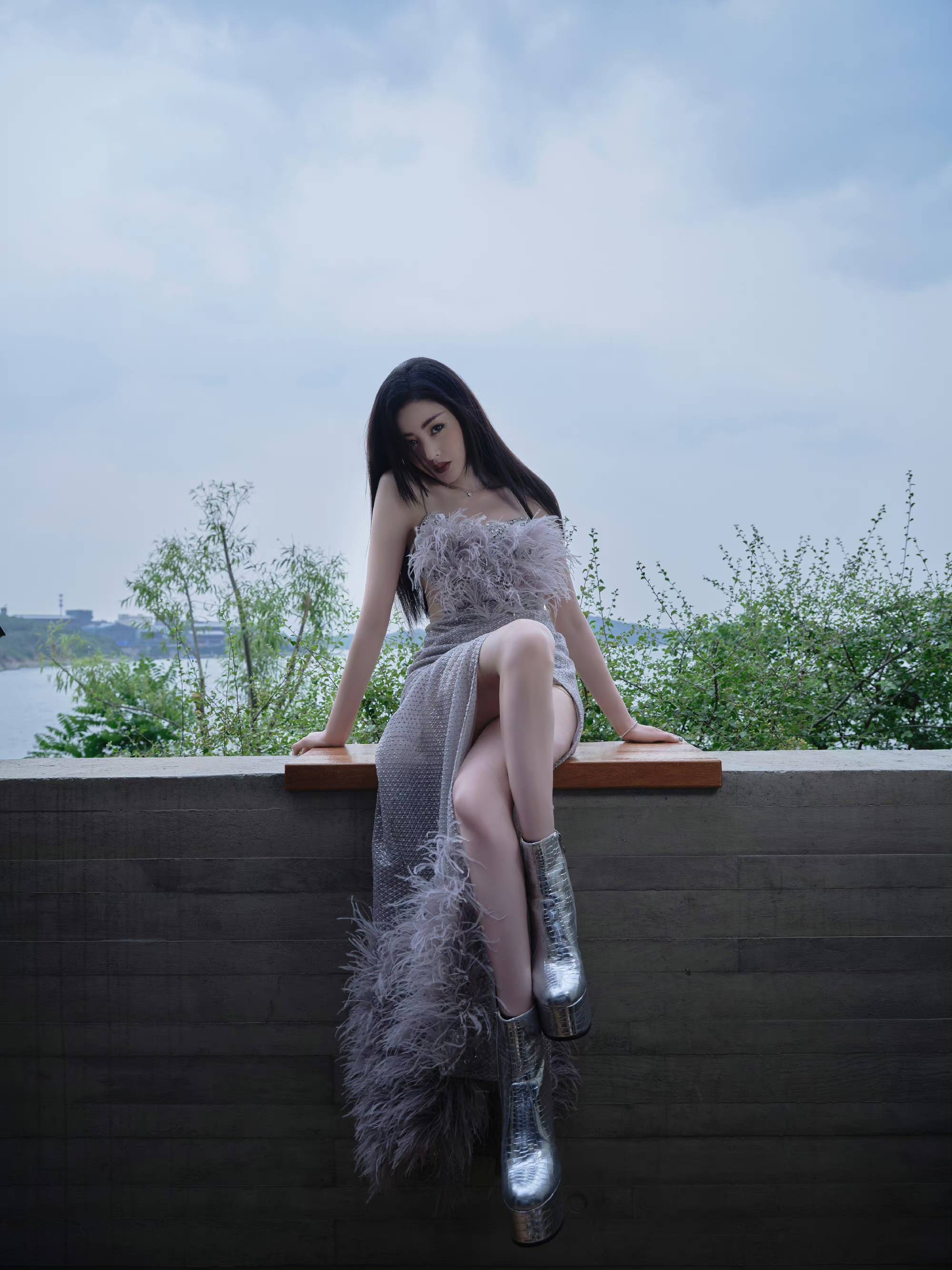 “红毯女王”张天爱魅力无穷！蜜桃臀水蛇腰太性感了-22